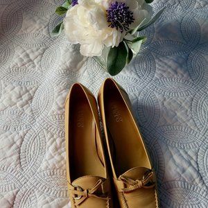 Franco Sarto Kitten Heel Leather Shoes Size 8.5 Almost New Condition